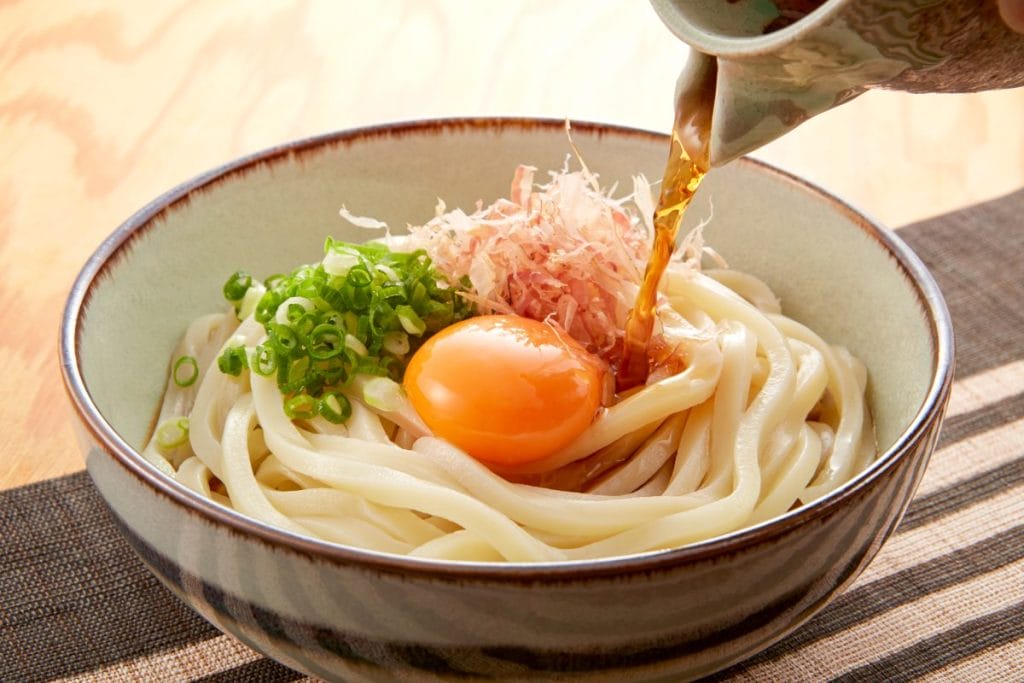 Jak zrobić makaron udon i z czym go serwować 