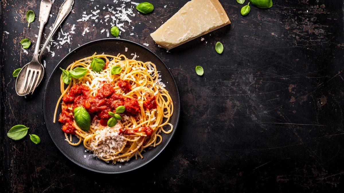 Jakie przyprawy warto dodać do spaghetti