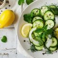 5 pomysłów na sałatkę z ogórkiem - sprawdozne przepisy
