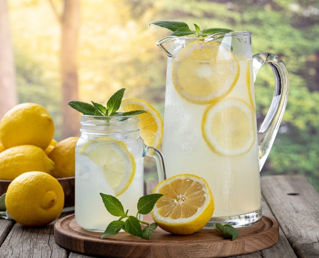 Lemoniada z cytryny i pomarańczy - przepis i inne wariacje