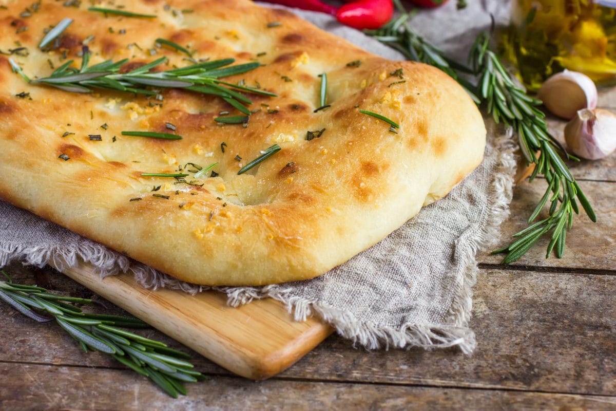 Focaccia jak zrobić Przepis krok po kroku