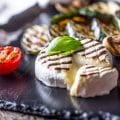 Jak i z czym zrobić camembert z grilla Najlepsze przepisy