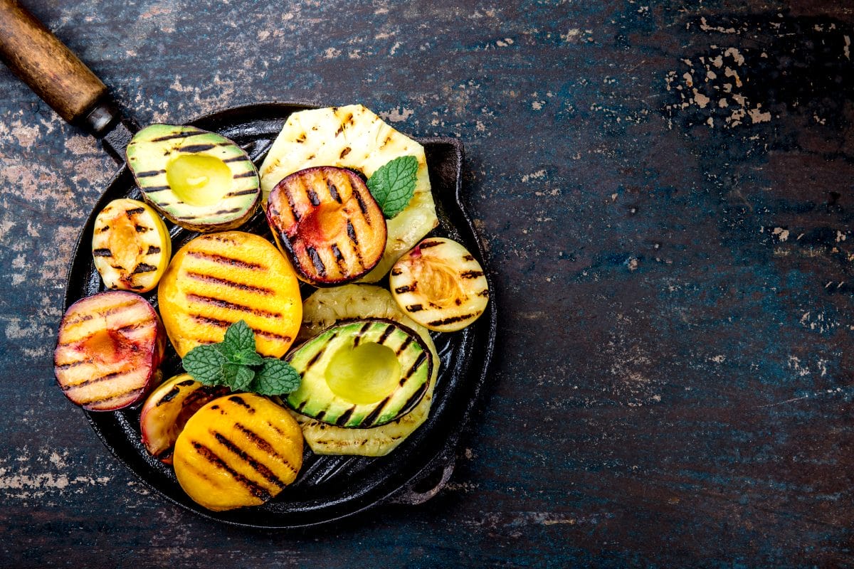 Najsmaczniejsze przepisy na grillowane owoce