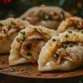 Pomysły na pierogi wigilijne – różnorodność farszów i technik lepienia