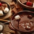 Przepis na fondue czekoladowe - pomysł na romantyczną kolację
